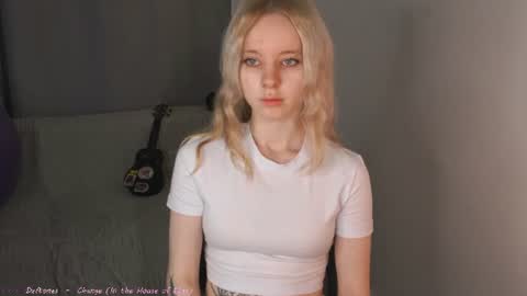 See Its honey bunny  im Lana online show from June 2026 04:11:01 PM
