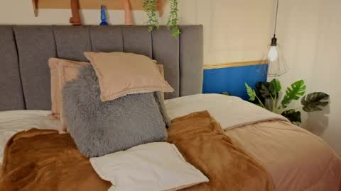 Call me S E L E N A   online show from March 2026 07:25:01 PM