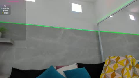 selene online show from February 2026 06:58:02 PM