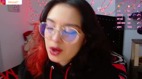 Selene G  online show from December 2025 05:13:01 AM