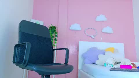 Snapshot of selenegibson__ chatting on June 2026 07:51:01 PM SELENE GIBSON online show from June 2026 07:51:01 PM