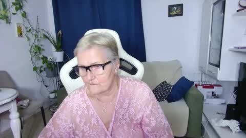 Selenna online show from April 2026 05:14:02 PM