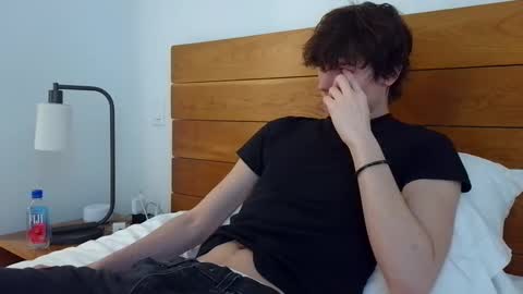 Cam online show from February 2025 07:25:02 PM