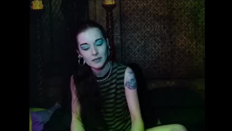 Snapshot of seraphinmunster chatting on June 2026 10:48:02 PM Seraphin Munster online show from June 2026 10:48:02 PM