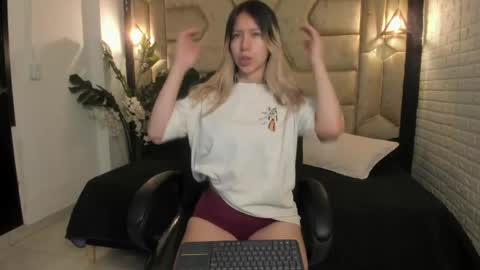 Serene online show from May 2026 12:32:02 PM