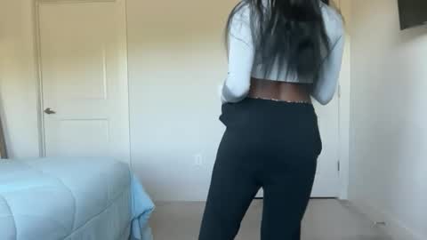 Serenity Bee   online show from April 2026 02:39:02 PM