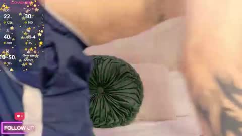 Snapshot of sett_and_gwen chatting on June 2026 04:02:02 AM sett_and_gwen online show from June 2026 04:02:02 AM