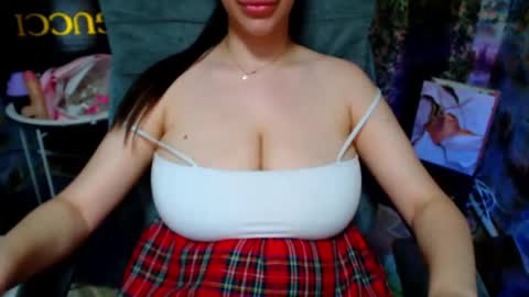 seu_cute online show from June 2026 06:57:02 PM