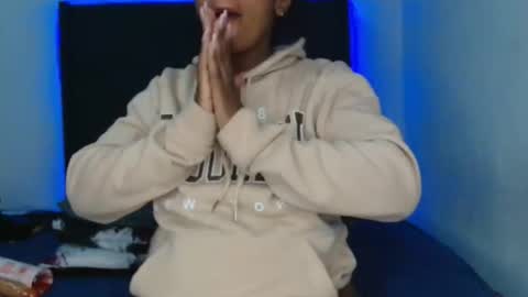 sex_bomb30 online show from April 2026 02:49:01 PM