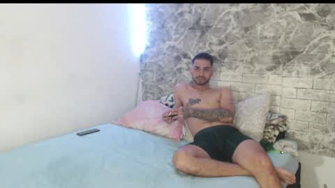 Snapshot of sexincompany chatting on February 2025 05:58:01 AM monserat y thony online show from February 2025 05:58:01 AM