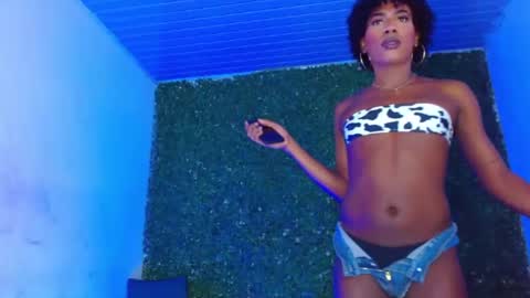 Snapshot of sexy_blackxxx991296 chatting on May 2026 12:43:02 PM sexy_blackxxx991296 online show from May 2026 12:43:02 PM