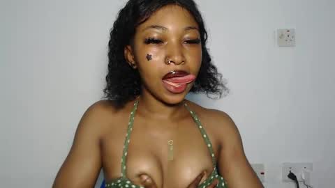 Snapshot of sexy_bluey247 chatting on April 2026 04:33:02 AM sexy_bluey247 online show from April 2026 04:33:02 AM