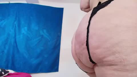 karla           instagram  online show from April 2026 05:51:01 PM