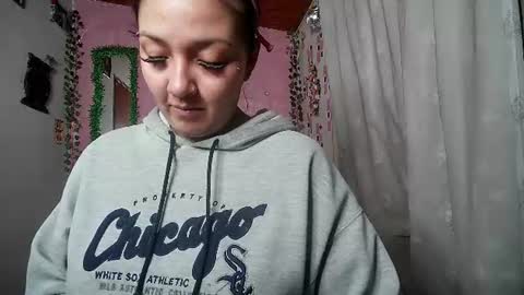 Snapshot of sexy_lolas chatting on June 2026 05:16:02 AM sexy lolas online show from June 2026 05:16:02 AM