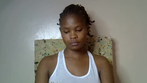 Snapshot of sexy_molyne chatting on May 2026 01:18:02 PM Molyne online show from May 2026 01:18:02 PM