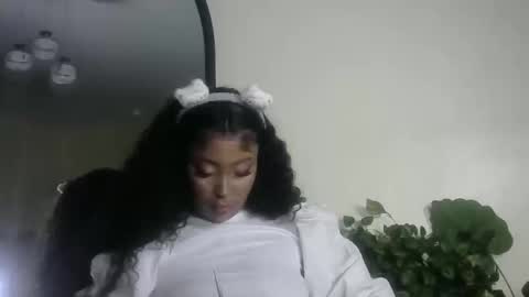 sexy pigeon online show from April 2026 06:45:01 PM