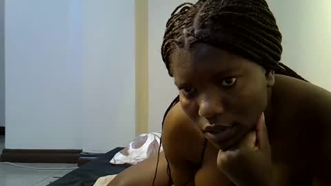 Snapshot of sexy_yello chatting on October 2025 04:06:02 PM Bantu girl online show from October 2025 04:06:02 PM