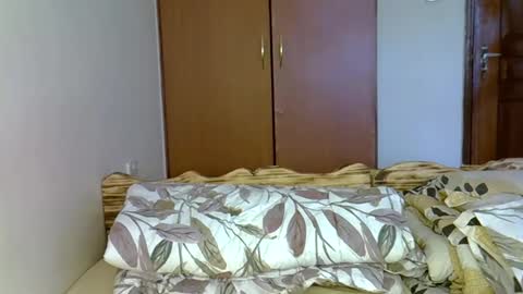 Snapshot of sexy_yello chatting on October 2025 10:27:02 AM Bantu girl online show from October 2025 10:27:02 AM