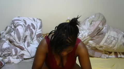 Snapshot of sexy_yello chatting on November 2025 12:31:01 AM Bantu girl online show from November 2025 12:31:01 AM