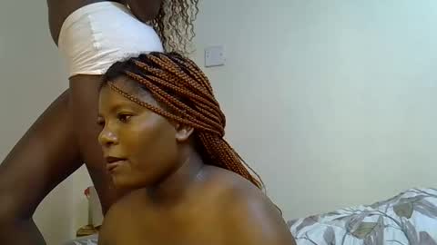 Snapshot of sexy_yello chatting on December 2025 02:06:02 AM Bantu girl online show from December 2025 02:06:02 AM