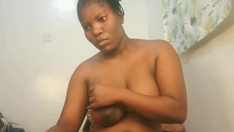 Snapshot of sexy_yello chatting on January 2026 02:06:01 AM Bantu girl online show from January 2026 02:06:01 AM