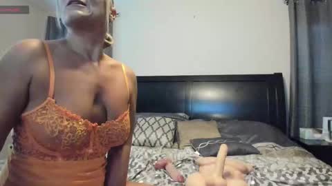 sexybeachmom online show from October 2025 10:32:02 PM