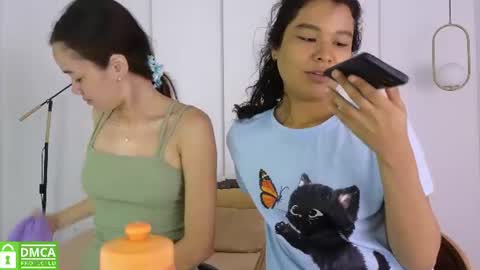 Snapshot of sexychanell_18 chatting on June 2026 01:43:01 PM chanell and yina online show from June 2026 01:43:01 PM