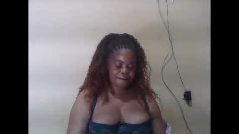 Snapshot of sexydove2 chatting on June 2026 03:29:02 AM EMILY online show from June 2026 03:29:02 AM