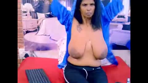 sexyva4u2luv online show from April 2026 06:58:02 PM