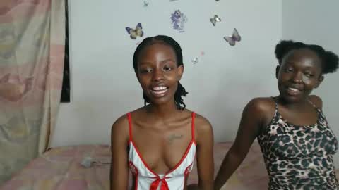 sexyzuriel online show from April 2026 07:18:01 PM