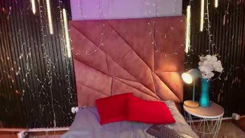 shalyn_lux online show from February 2026 03:43:01 AM