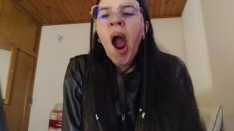 shanel_lozano online show from June 2026 05:05:01 PM
