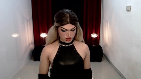 Snapshot of shanex01 chatting on December 2024 04:46:02 PM Shane X online show from December 2024 04:46:02 PM