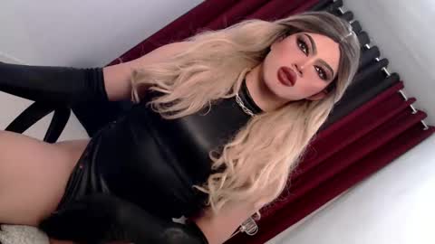 Snapshot of shanex01 chatting on February 2025 11:10:02 AM Shane X online show from February 2025 11:10:02 AM