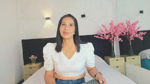  Shanon  online show from April 2026 07:08:02 PM