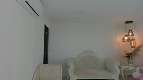 Snapshot of shantallknowless chatting on February 2025 12:39:02 PM ShantallKnowles online show from February 2025 12:39:02 PM