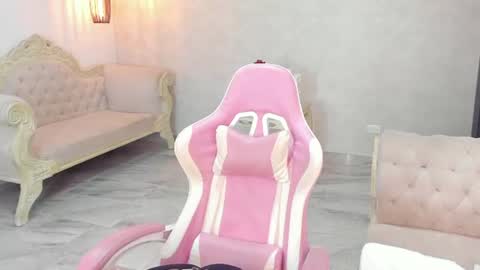 ShantallKnowles online show from July 2026 06:26:01 PM