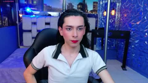 Sharlond online show from May 2026 01:05:02 PM