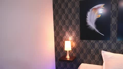 Sharom  online show from April 2026 07:19:02 PM