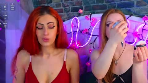 Lola and Stacey online show from April 2026 08:07:01 PM