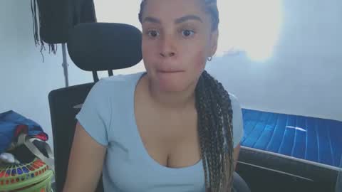 Shayna online show from April 2026 07:48:01 PM