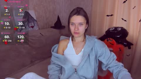 Alexis online show from November 2025 07:52:02 AM