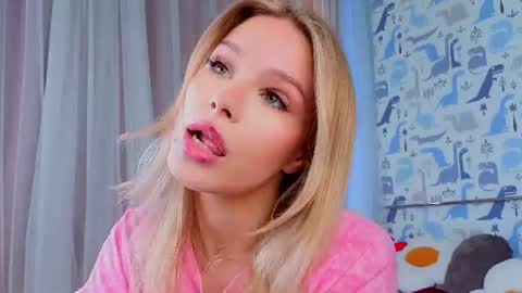 Snapshot of sheliamuyres chatting on June 2026 02:13:02 AM Lina online show from June 2026 02:13:02 AM