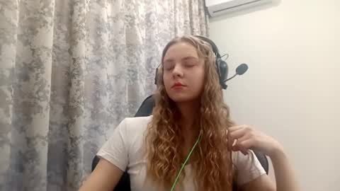 Lisa online show from December 2025 06:23:01 AM