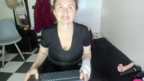 Snapshot of sherylov chatting on July 2026 01:18:01 AM Shera Hade online show from July 2026 01:18:01 AM