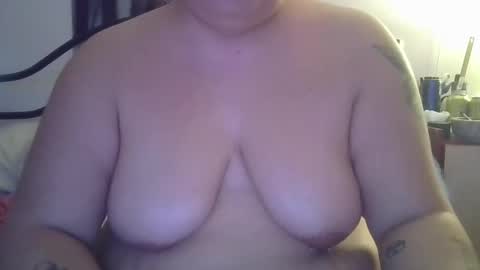 shndra32 online show from October 2025 09:42:01 PM