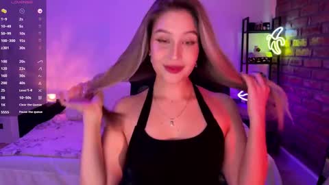 Snapshot of shy_bee chatting on November 2025 12:13:01 AM Alice online show from November 2025 12:13:01 AM