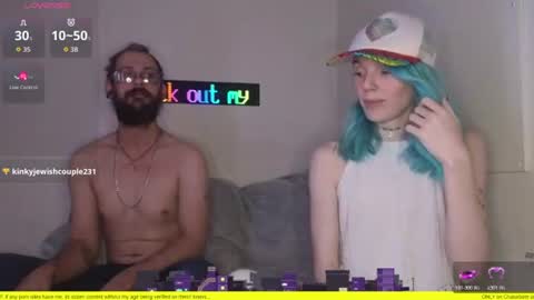 Snapshot of shyohiogirl chatting on June 2026 12:25:01 AM Hippie online show from June 2026 12:25:01 AM