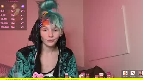 Snapshot of shyohiogirl chatting on July 2026 02:38:01 AM Hippie online show from July 2026 02:38:01 AM