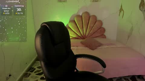 siafoxx_ online show from July 2026 09:30:02 PM
